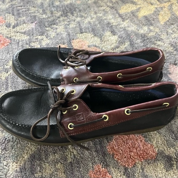 Sperry Men’s Authentic Original Leather Boat Shoes
Gently used
Size: 12 - Picture 3 of 6